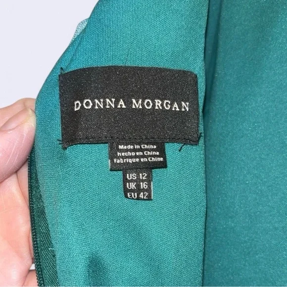 Elegant Green Sequin Dress - Picture 6 of 6